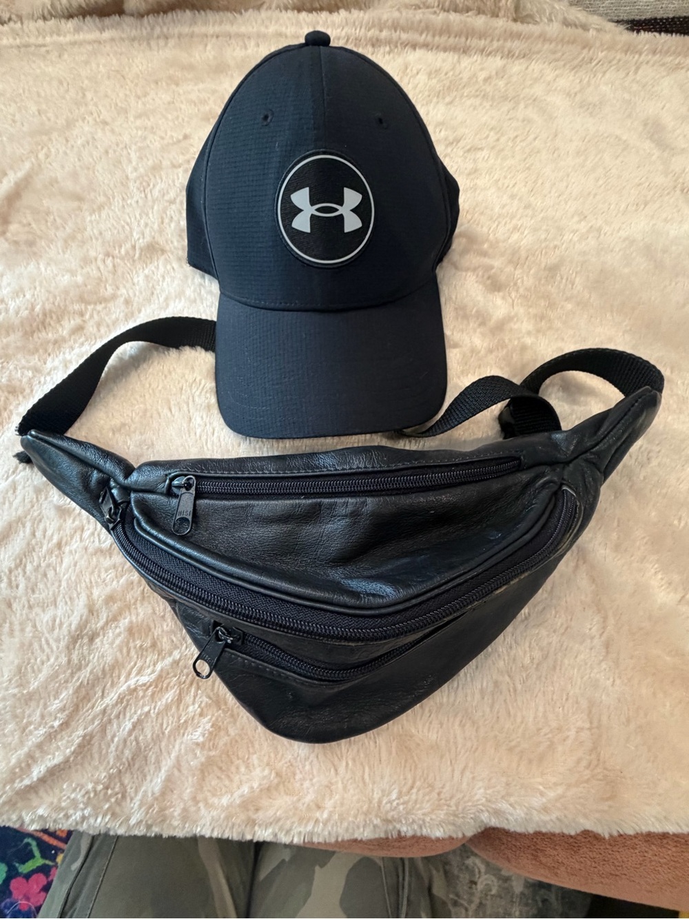 Vintage Black Leather Waist Bag — Sleek Everyday Hands-Free Carry